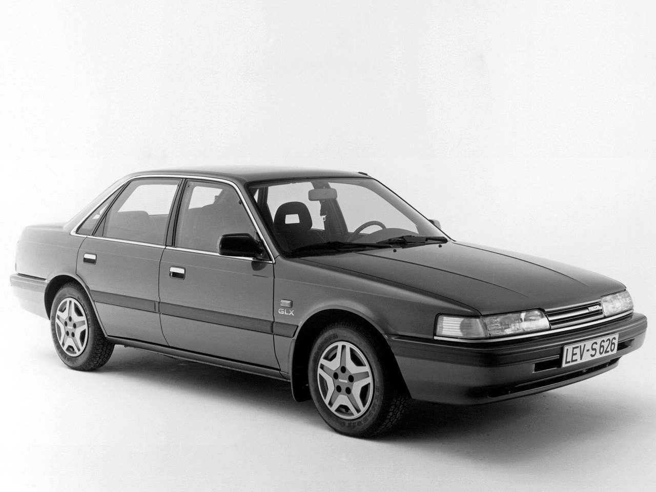 Mazda 626 III (GD) седан, 1987–1996