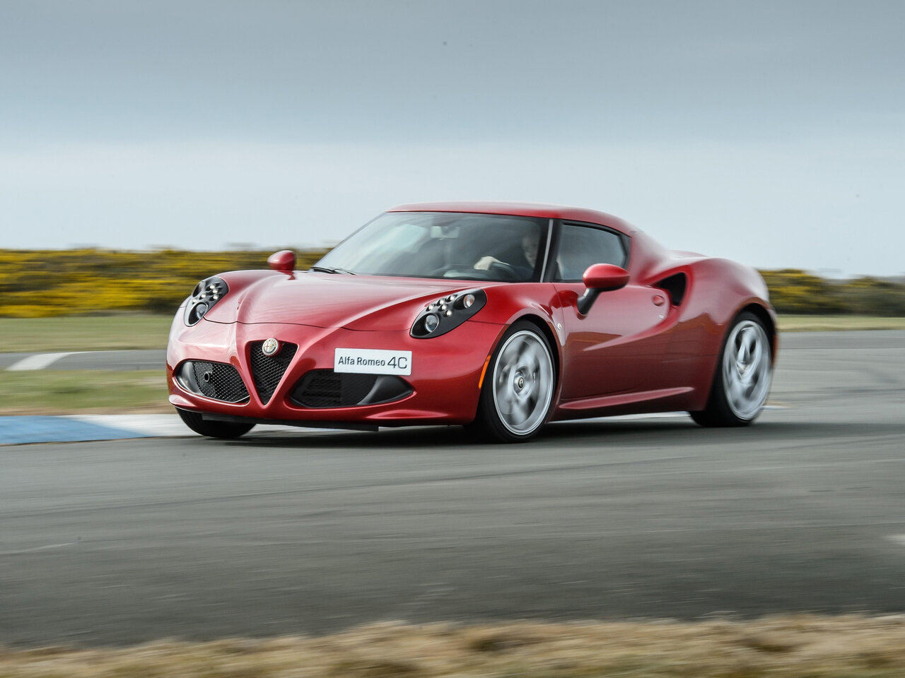 Alfa Romeo 4C I купе, 2013–2016