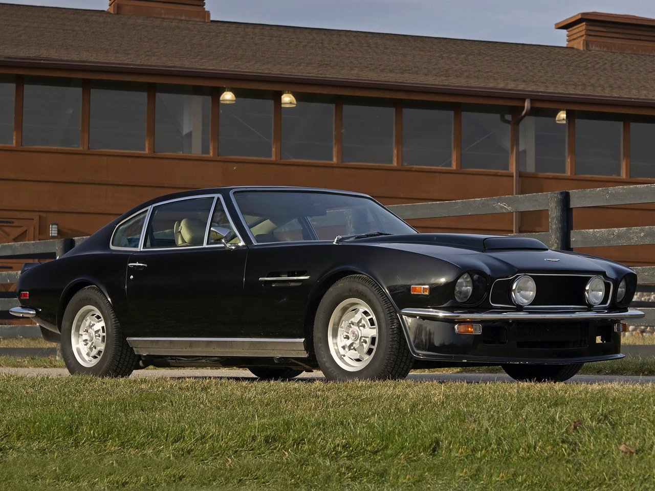 Aston Martin V8 Vantage I купе, 1969–1989