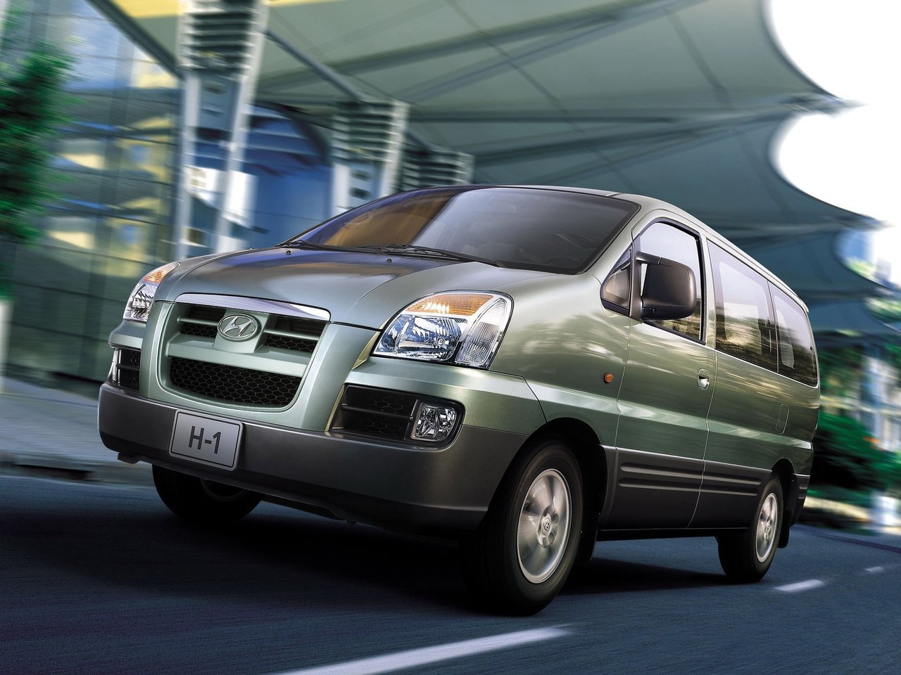 Hyundai H-1 I Рестайлинг минивэн, 2004–2007