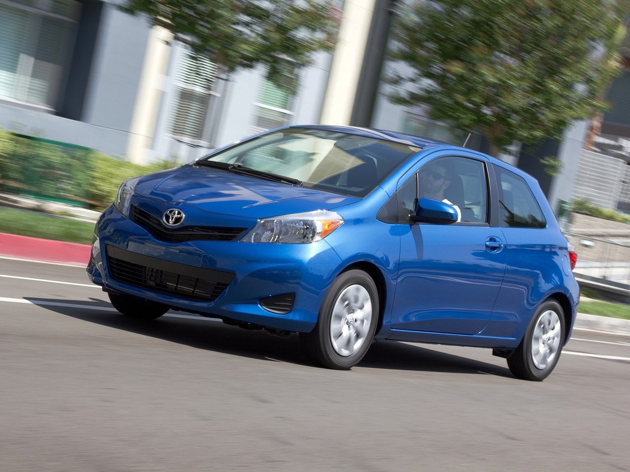 Toyota Yaris III хэтчбек 3 дв., 2010–2014