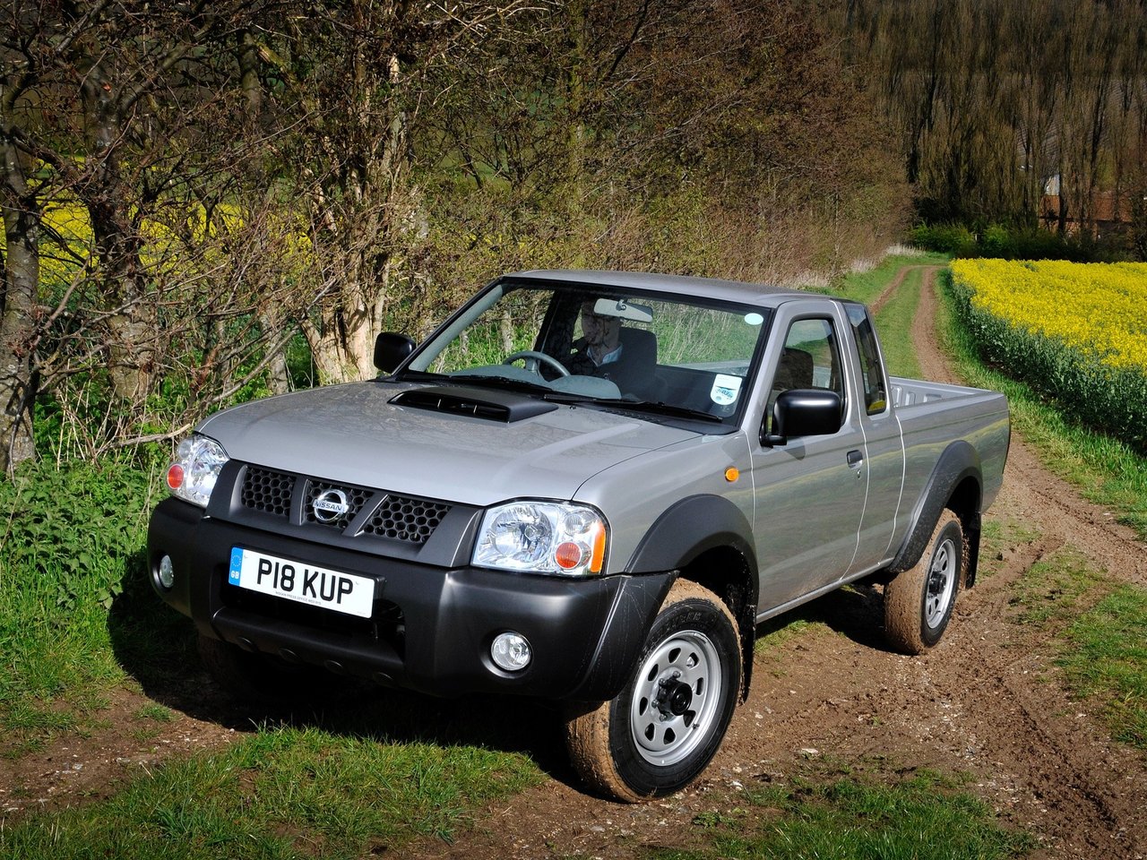 Nissan NP300 I пикап полуторная кабина, 2008–2015