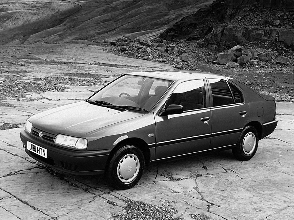 Nissan Primera I (P10) лифтбек, 1990–1997