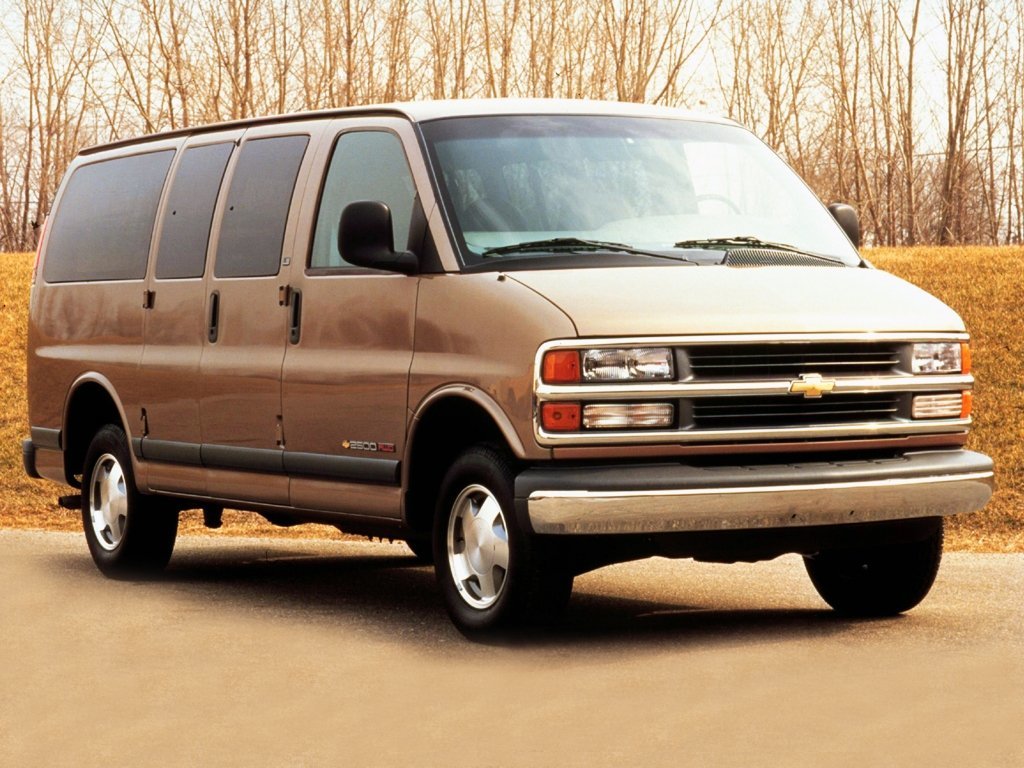 Chevrolet Express I минивэн, 1996–2002