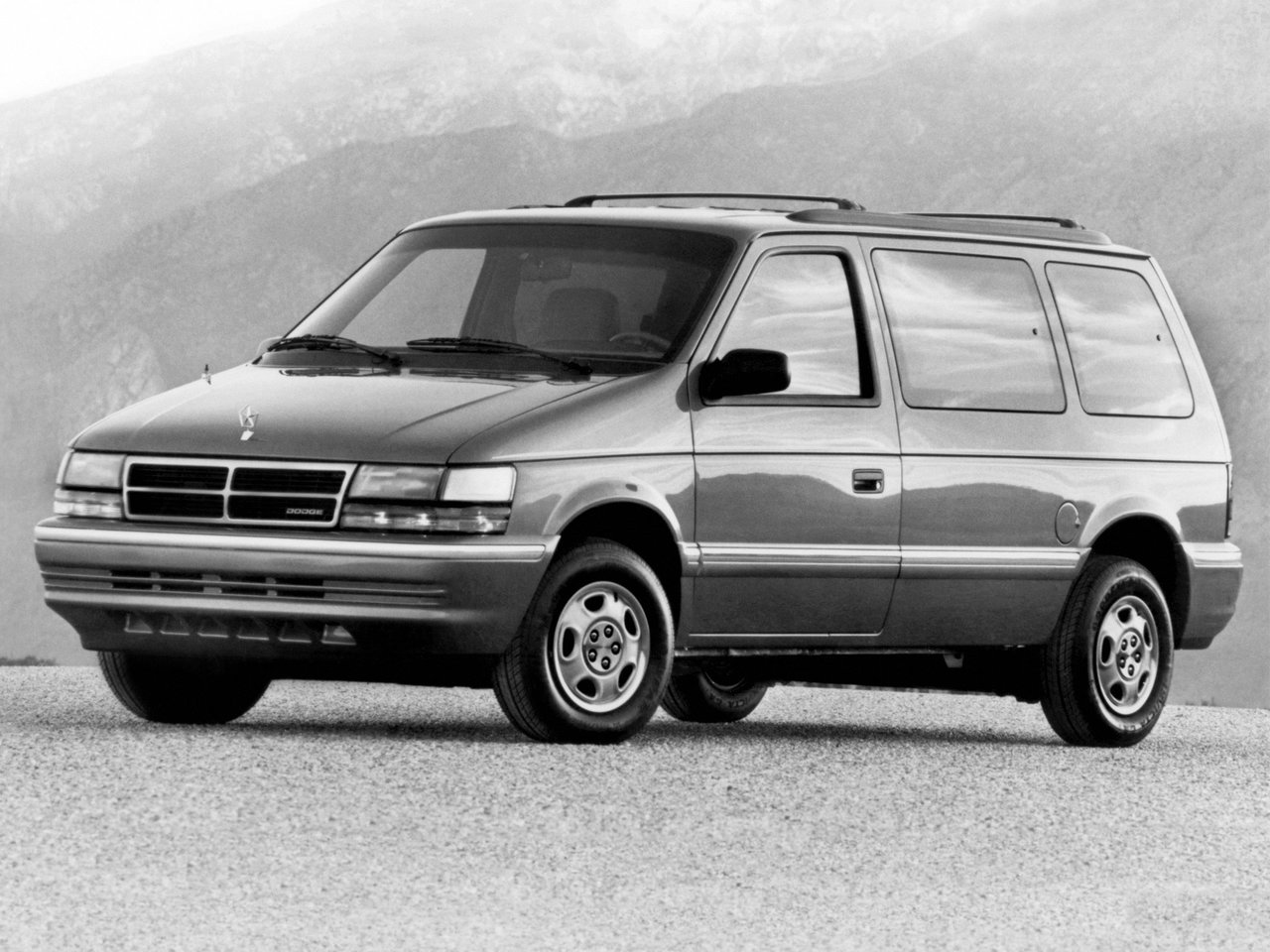 Dodge Caravan II минивэн, 1990–1995