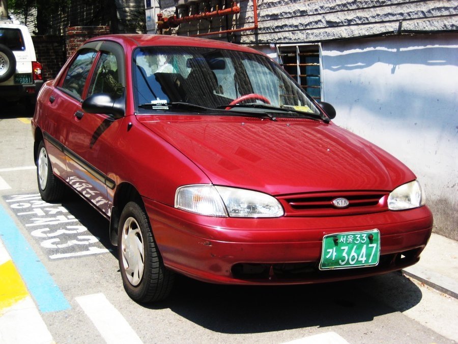 Kia Avella I седан, 1994–2000
