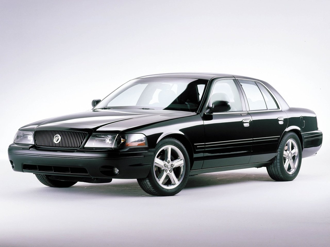 Mercury Marauder I седан, 2002–2004