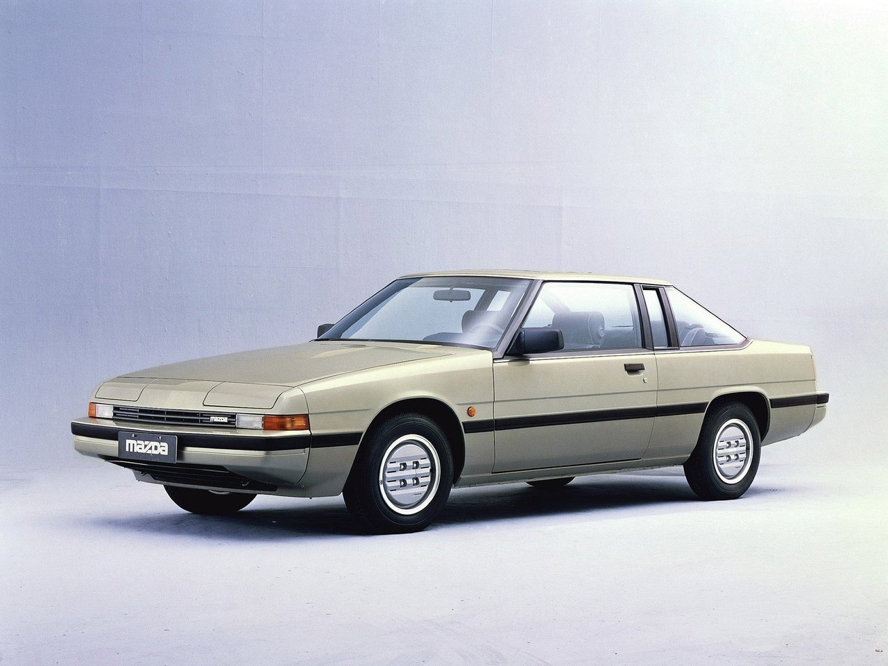 Mazda 929 II (HB) купе, 1981–1987