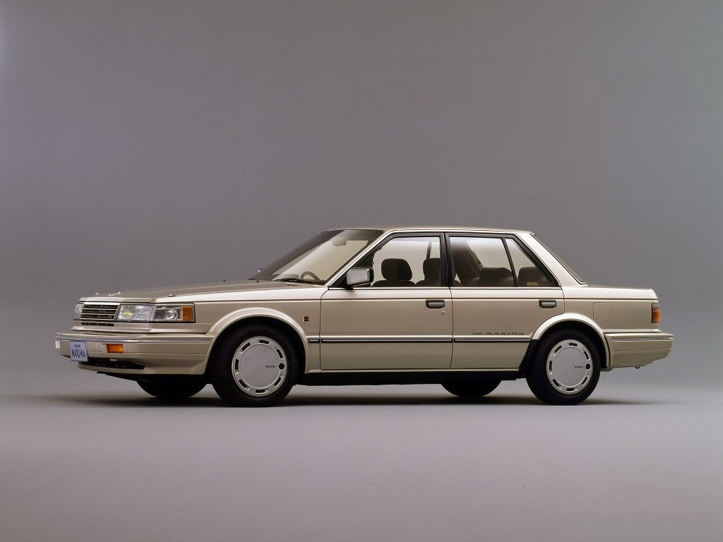 Nissan Bluebird VII (U11) седан, 1983–1990