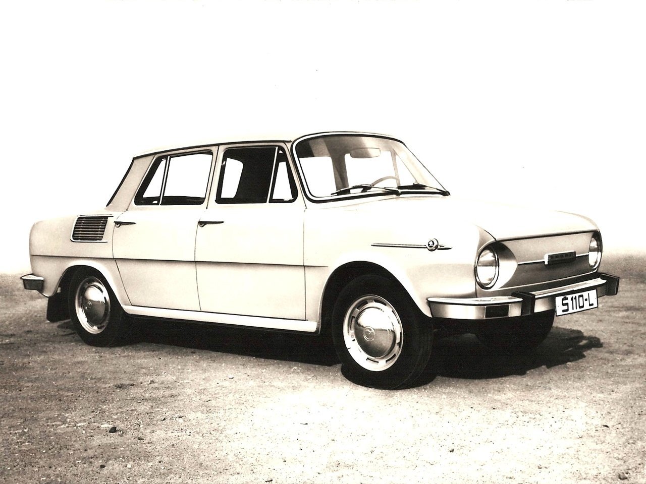Skoda 100 Series II седан, 1976–1991