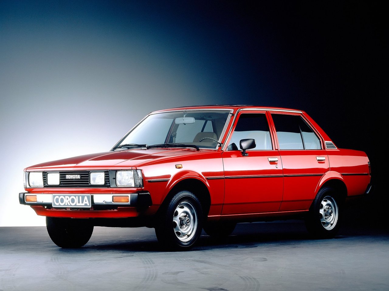 Toyota Corolla IV (E70) седан, 1979–1987