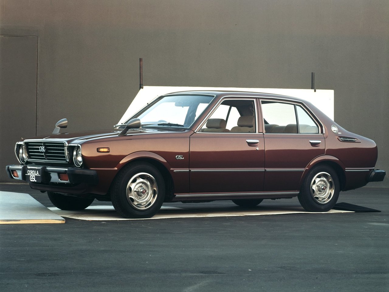 Toyota Corolla III (E30, E40, E50, E60) седан, 1972–1980