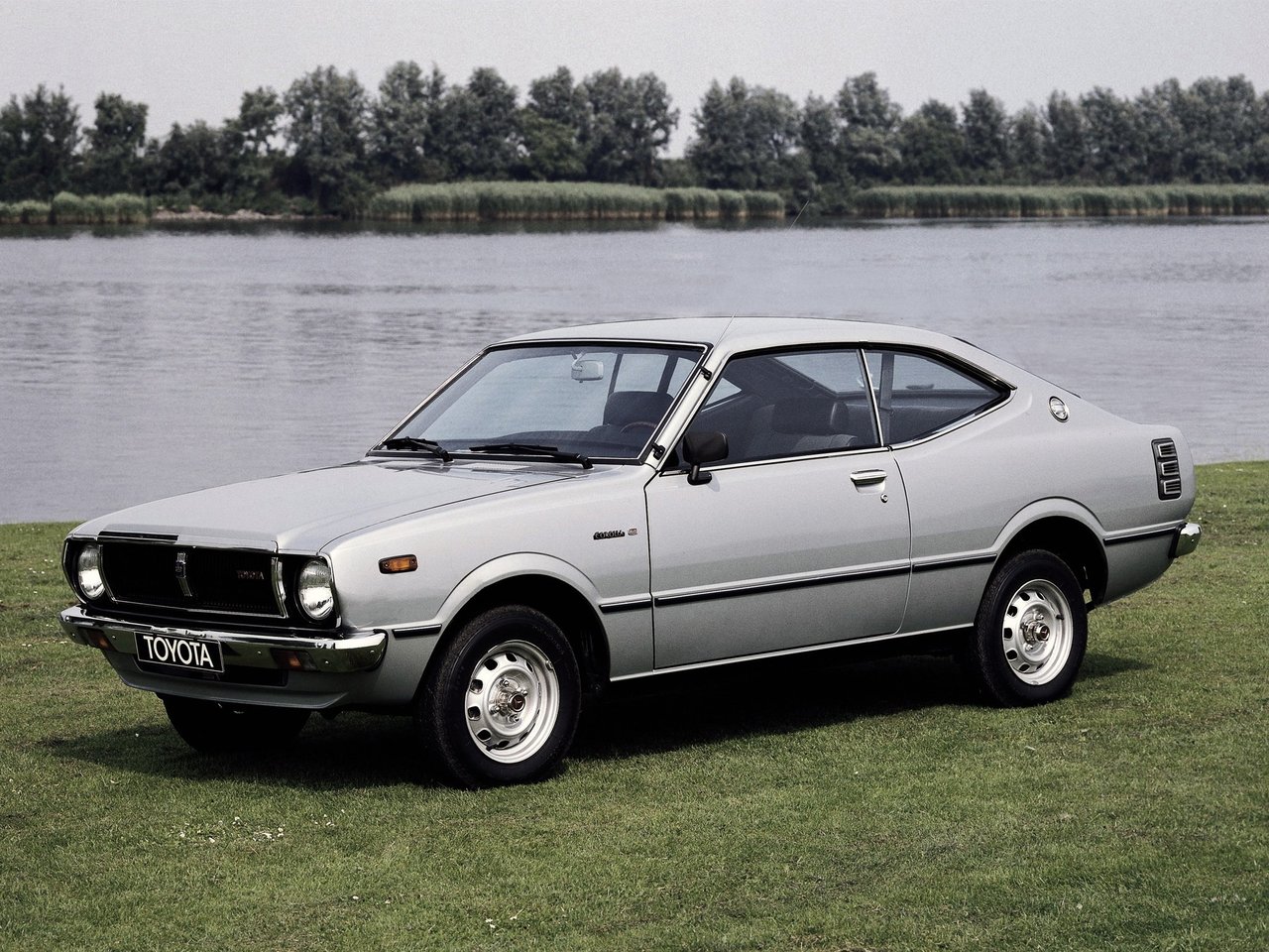Toyota Corolla III (E30, E40, E50, E60) лифтбек, 1972–1980