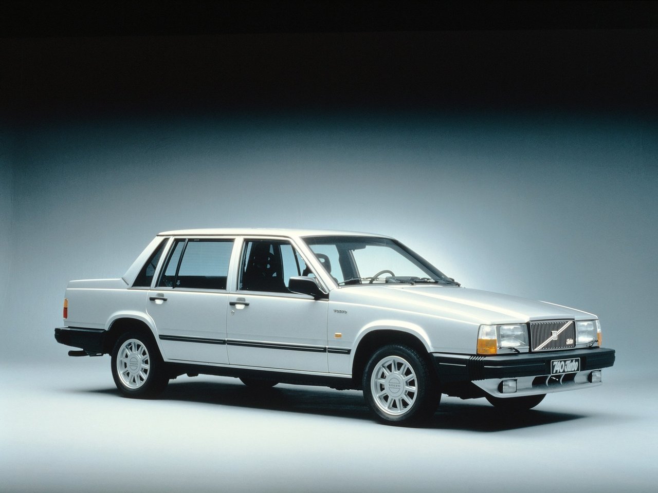 Volvo 740 I седан, 1983–1992