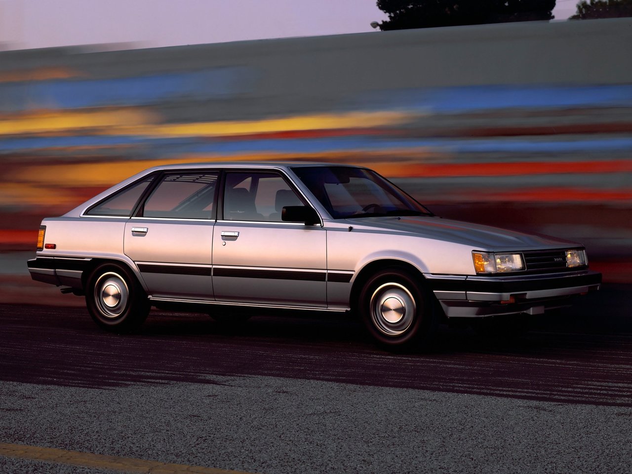 Toyota Camry I (V10) лифтбек, 1983–1988