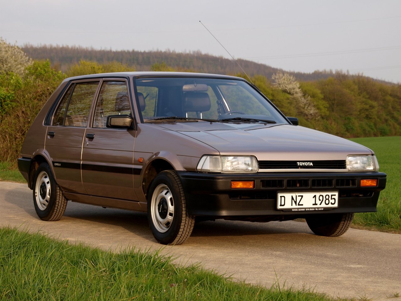 Toyota Corolla V (E80) хэтчбек 5 дв., 1983–1988