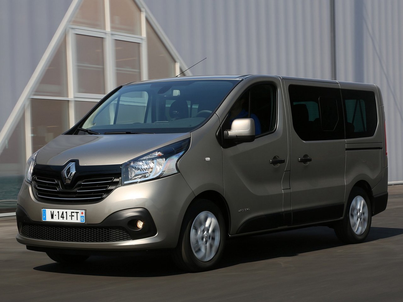 Renault Trafic III минивэн, 2014–2021