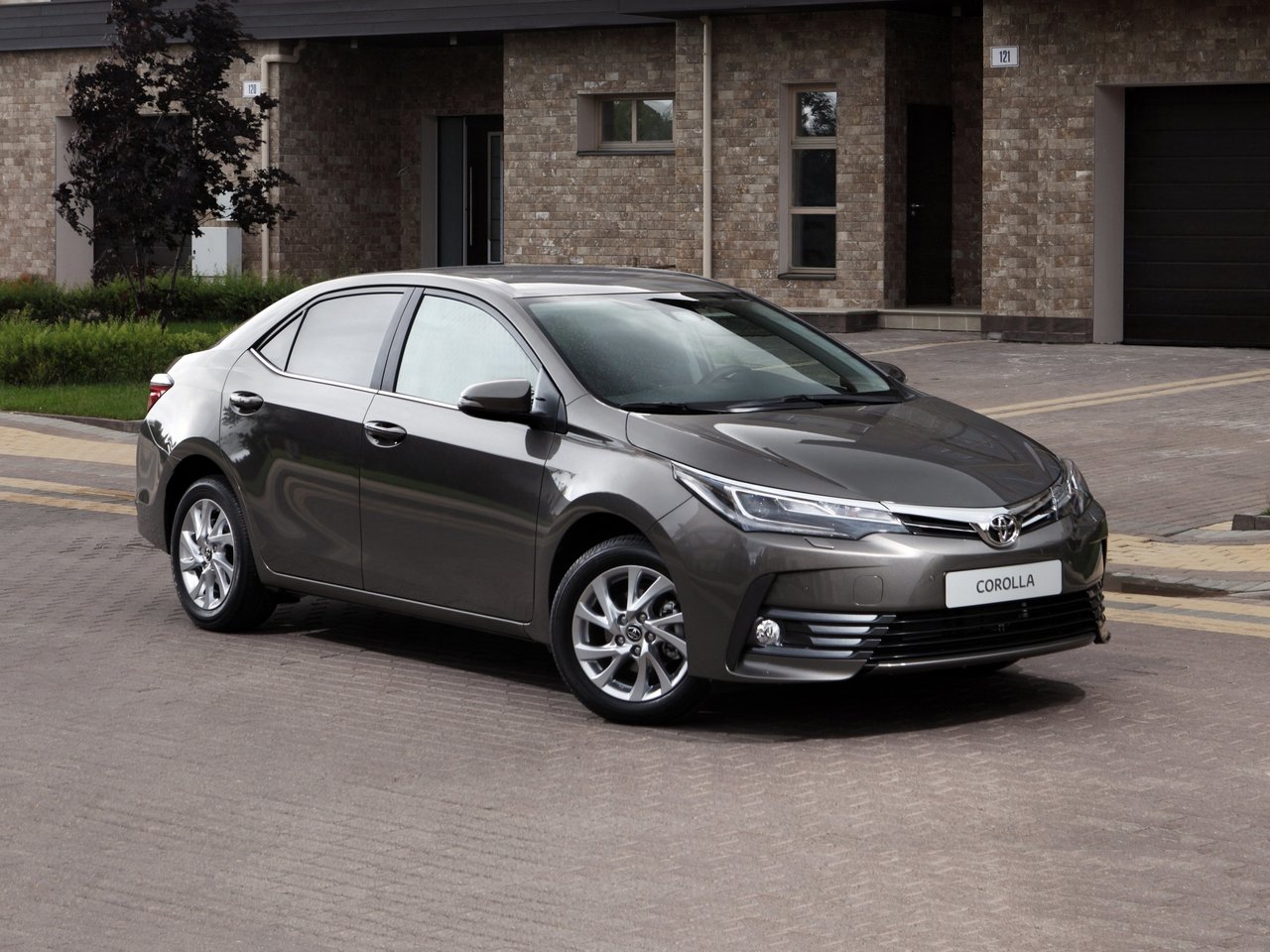 Toyota Corolla XI (E160, E170, E180) Рестайлинг 1 седан, 2015–2019