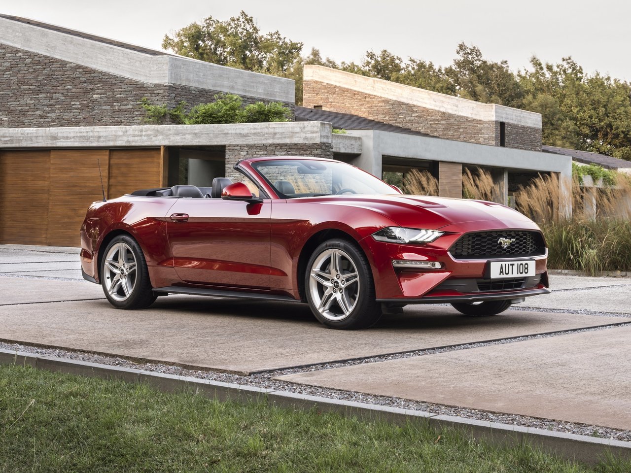 Ford Mustang VI Рестайлинг кабриолет, 2017–2023