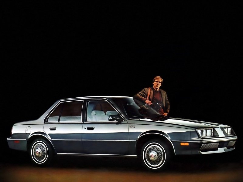 Oldsmobile Firenza I седан, 1982–1988