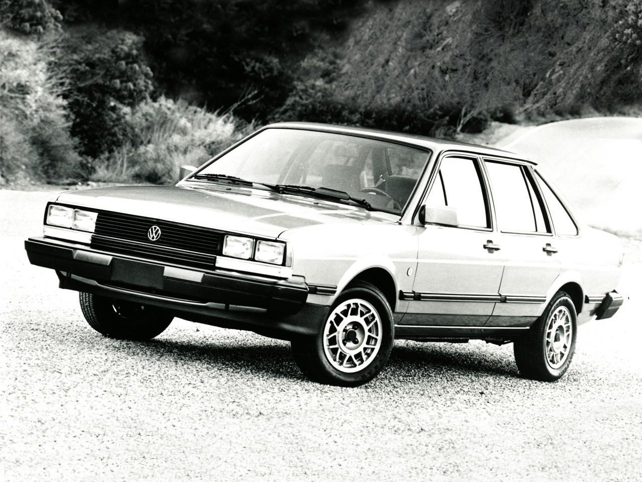 Volkswagen Quantum I седан, 1985–1988