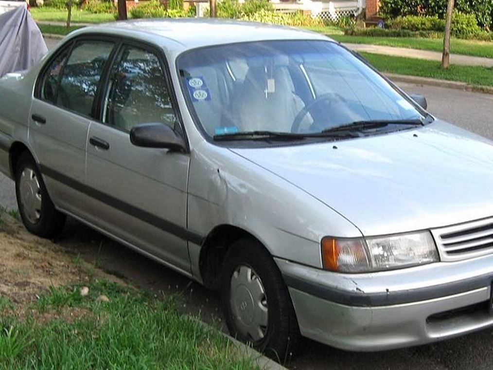 Toyota Corolla II IV (L40) седан, 1990–1994