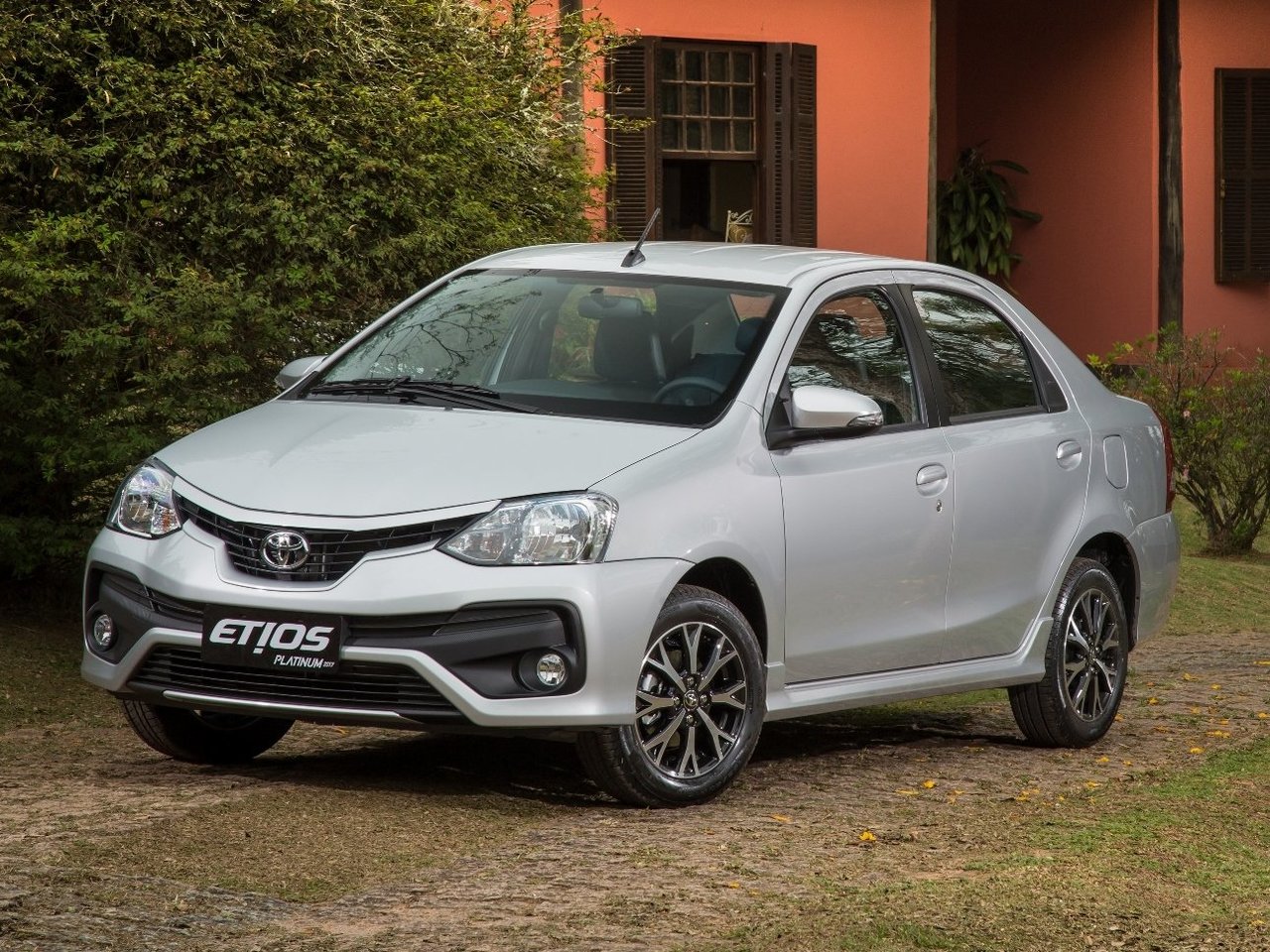 Toyota Etios I Рестайлинг седан, 2016–2021