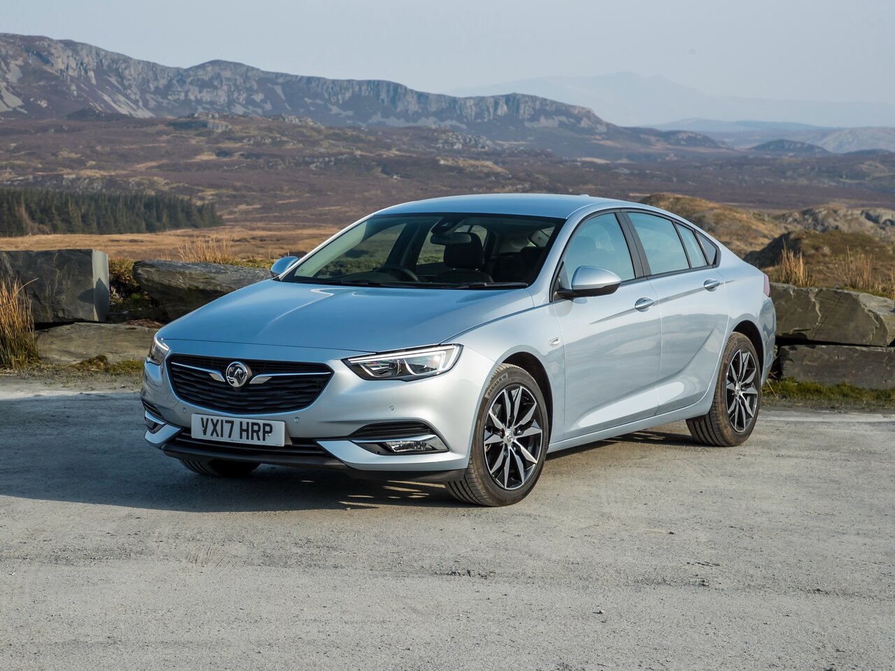 Vauxhall Insignia II лифтбек, 2017–2022