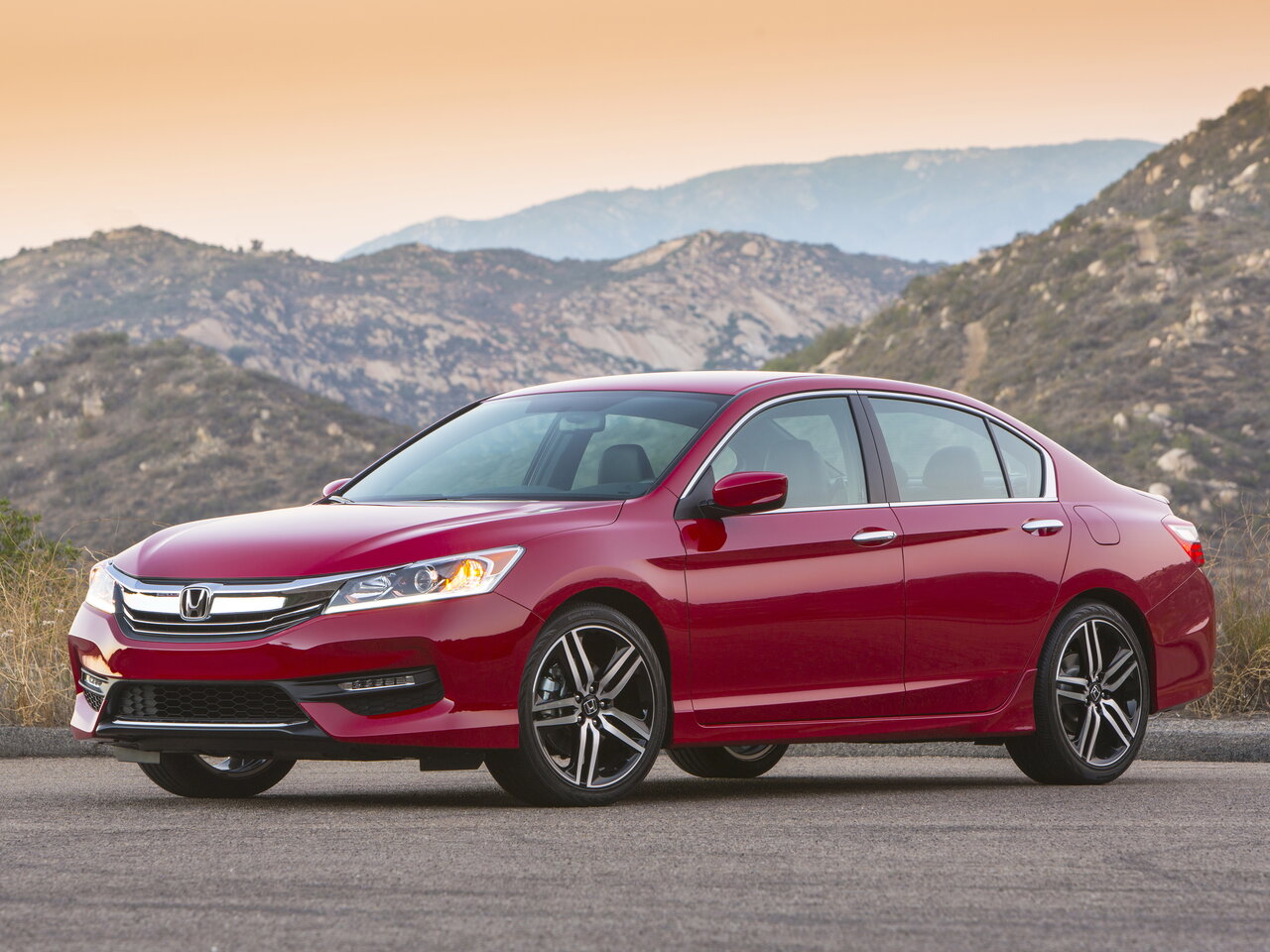 Honda Accord IX Рестайлинг седан, 2015–2019