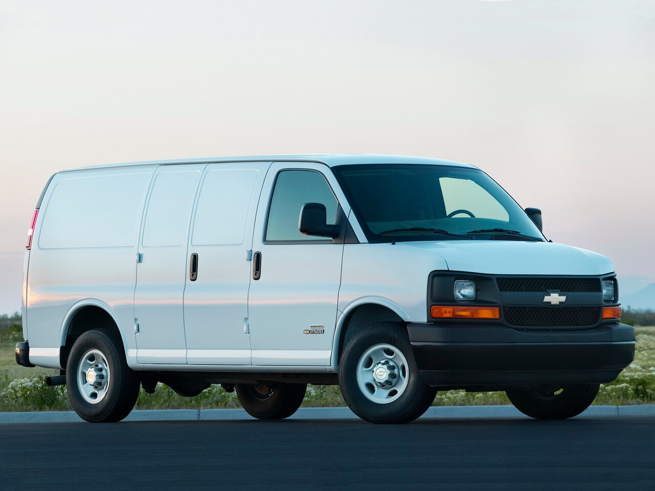 Chevrolet Express II фургон, 2002–н.в.