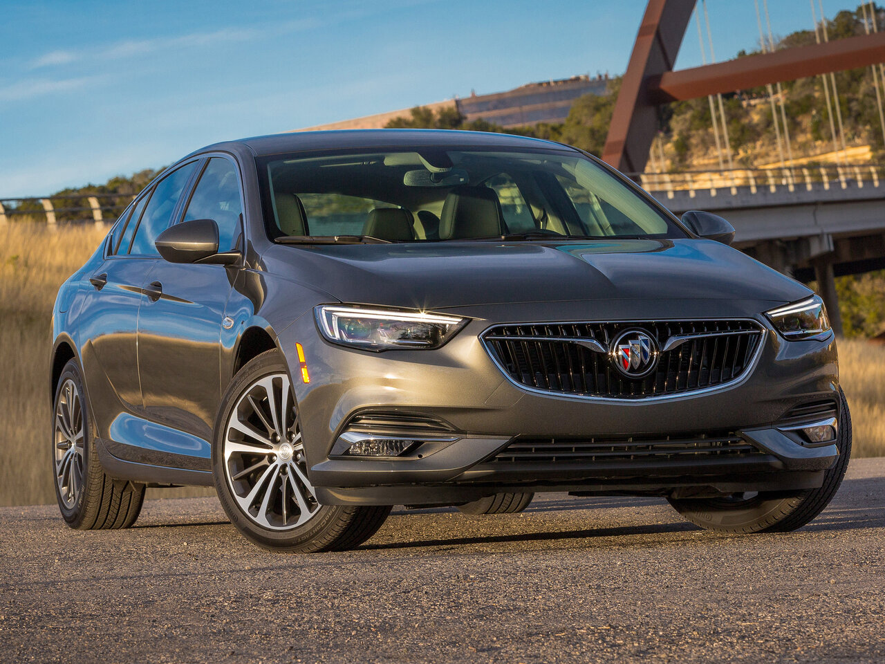 Buick Regal VI лифтбек, 2017–2021
