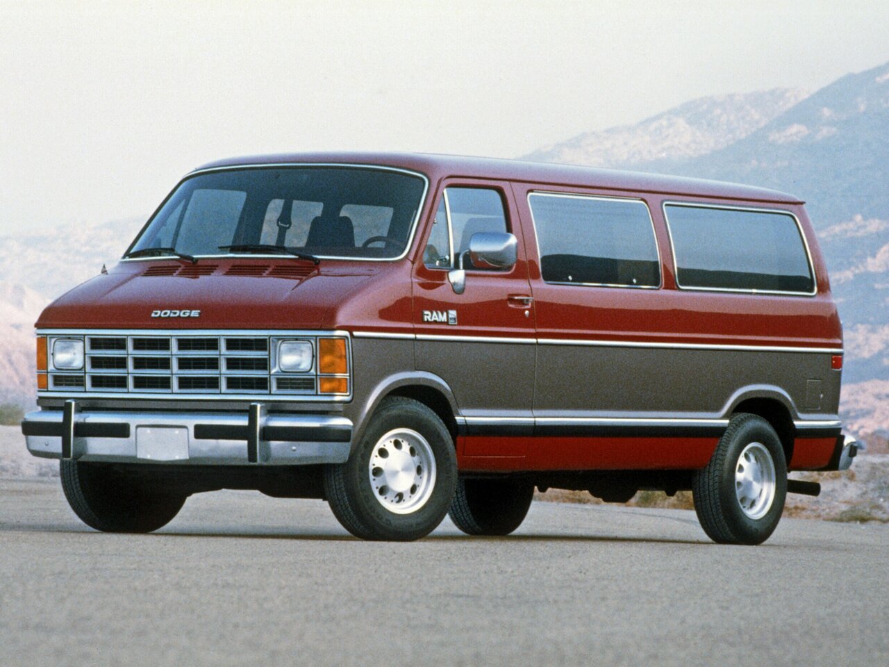 Dodge RAM Van II минивэн, 1979–1993