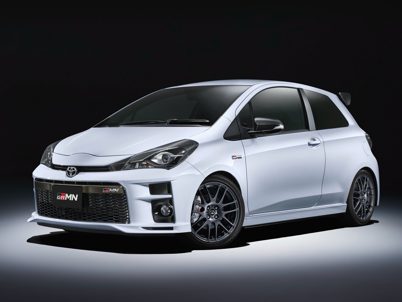 Toyota Vitz III (XP130) Рестайлинг хэтчбек 3 дв. grmn, 2014–2019