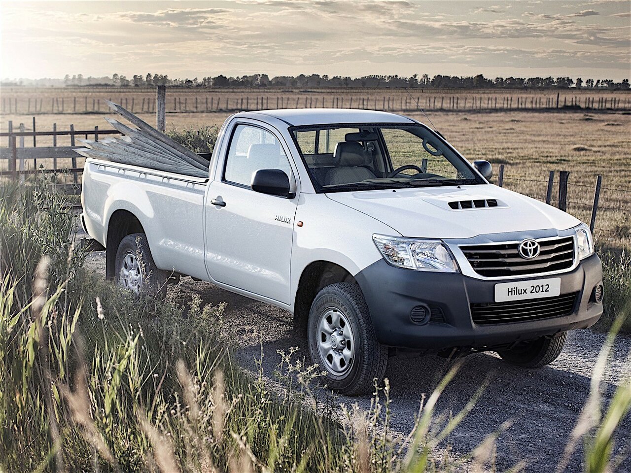 Toyota Hilux VII Рестайлинг пикап одинарная кабина, 2011–2015