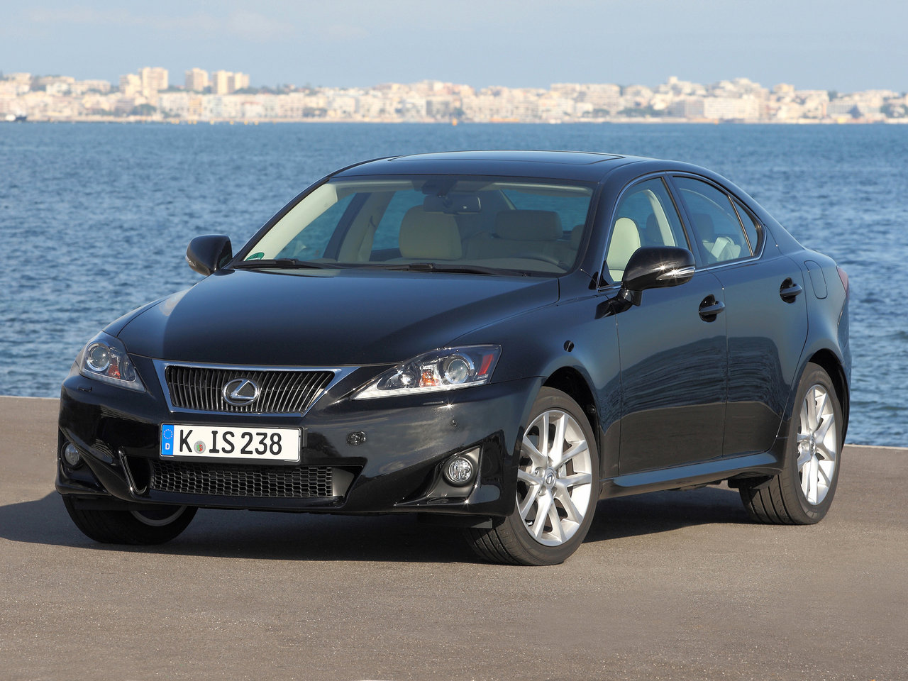 Lexus IS II Рестайлинг 2 седан, 2010–2016