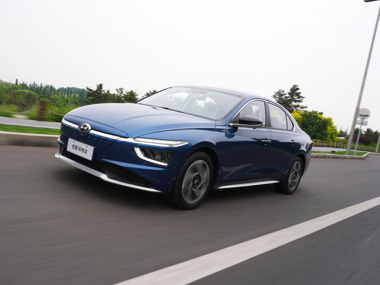 Hyundai Mistra II (DU2) седан ev, 2020–2023