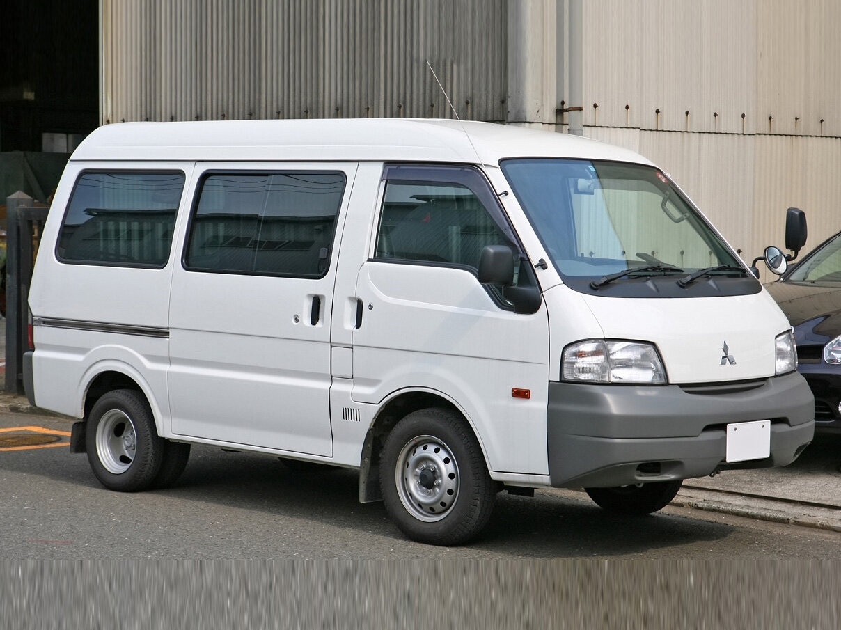Mitsubishi Delica IV минивэн van, 1994–2007