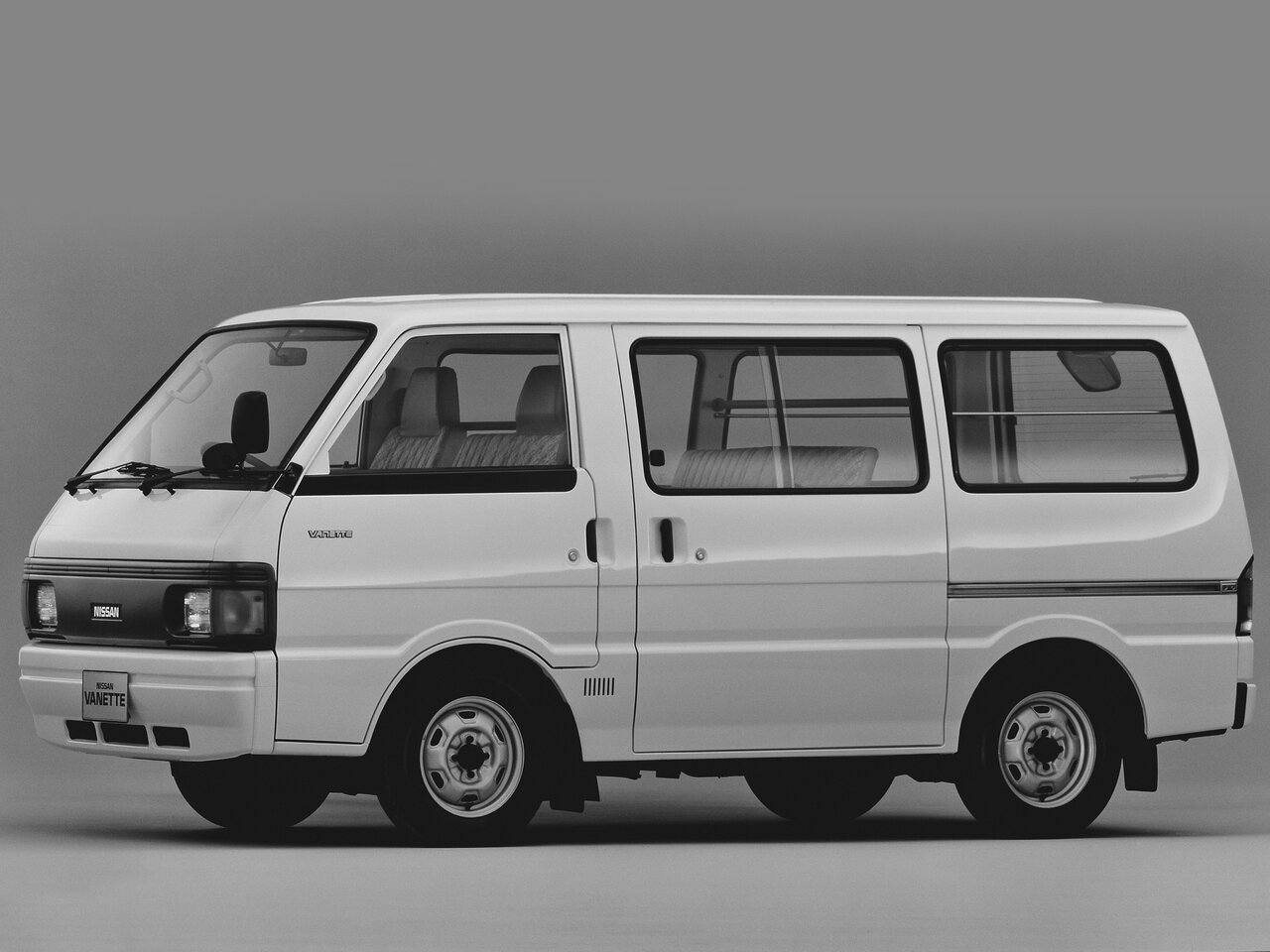 Nissan Vanette III минивэн, 1994–2002