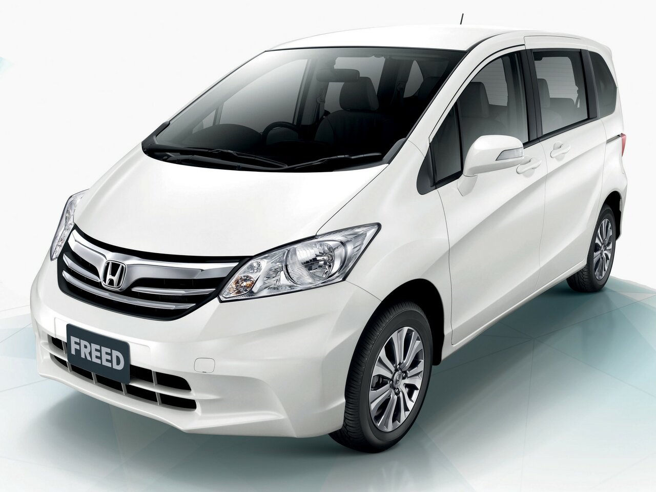 Honda Freed I Рестайлинг компактвэн, 2010–2014
