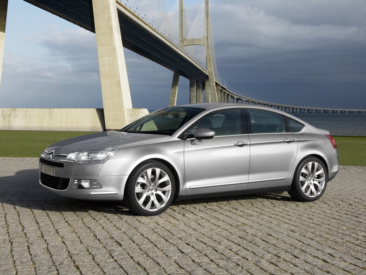 Citroen C5 II седан, 2007–2017