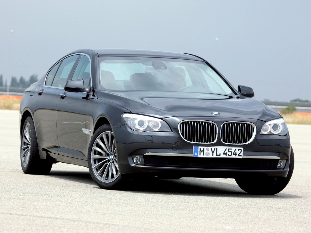 BMW 7 серии V (F01/F02/F04) седан, 2008–2012