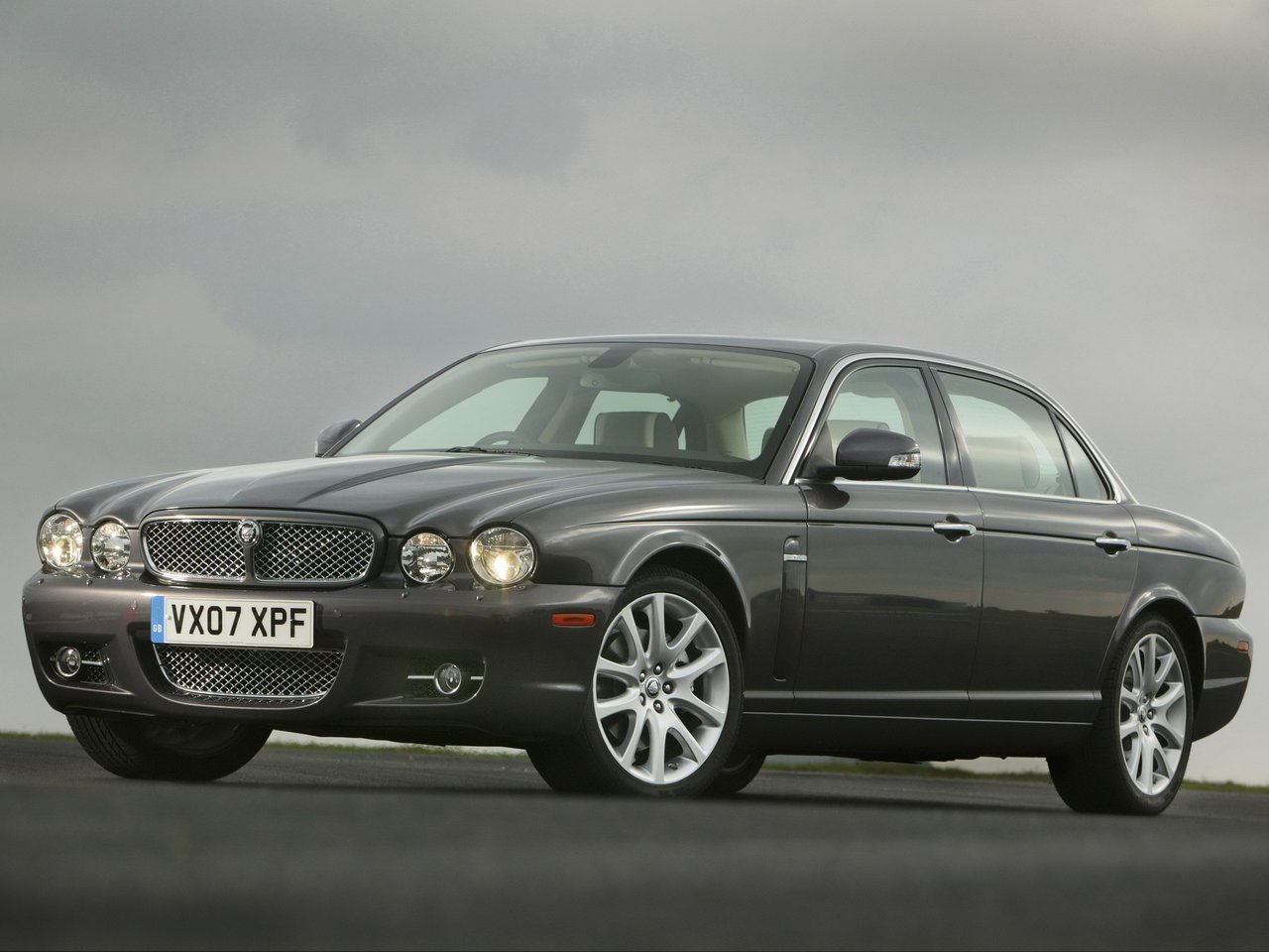 Jaguar XJ III (X350/X358) седан long, 2003–2009
