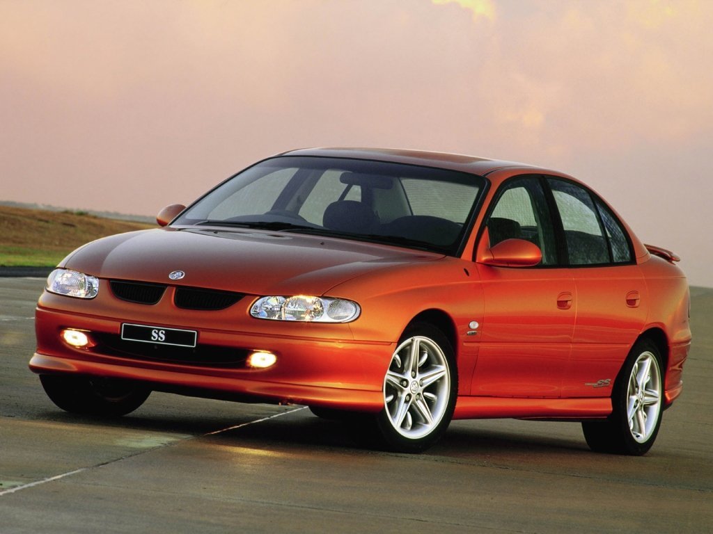 Holden Commodore III седан, 1997–2002