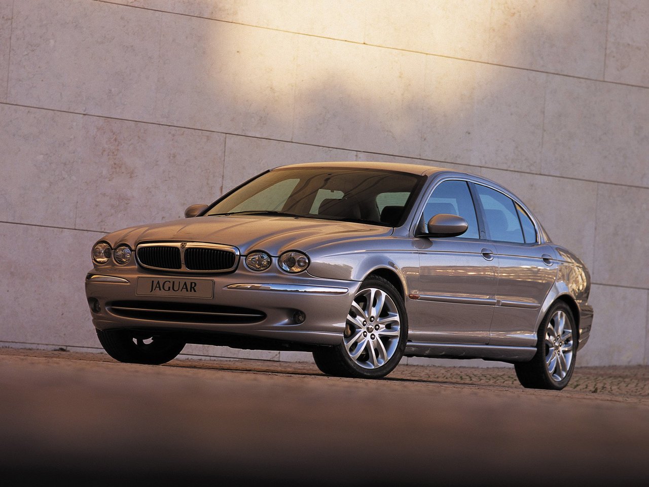 Jaguar X-Type I седан, 2001–2008