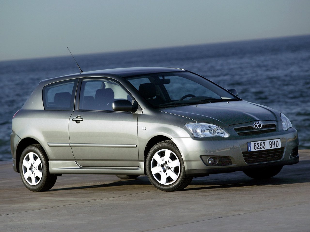 Toyota Corolla IX (E120, E130) Рестайлинг хэтчбек 3 дв., 2003–2007