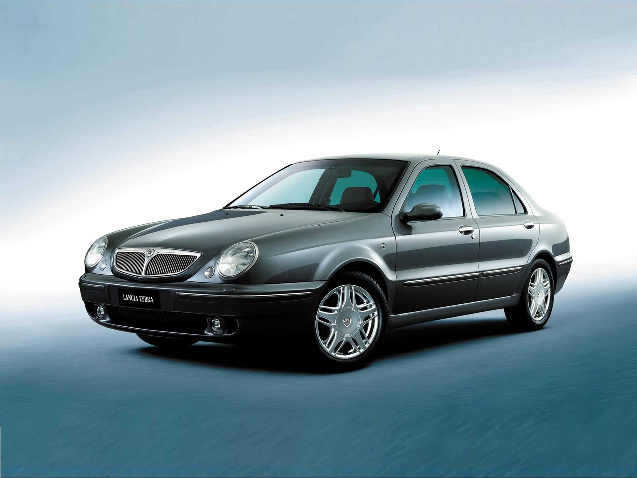 Lancia Lybra I седан, 1999–2006
