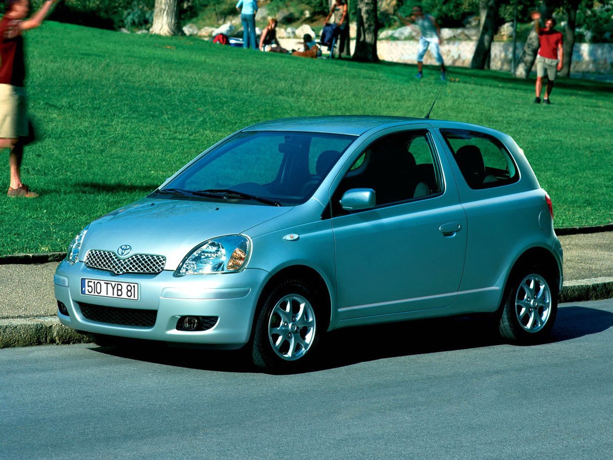 Toyota Yaris I Рестайлинг хэтчбек 3 дв., 2003–2005