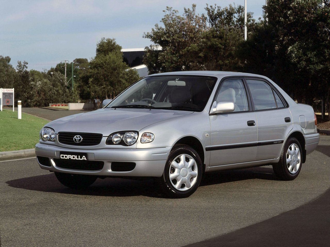 Toyota Corolla VIII (E110) Рестайлинг седан, 1997–2002