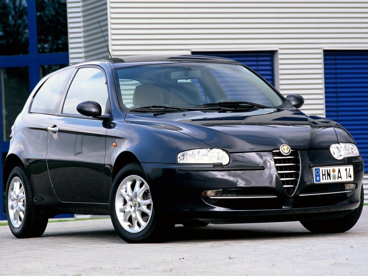 Alfa Romeo 147 I хэтчбек 3 дв., 2000–2004