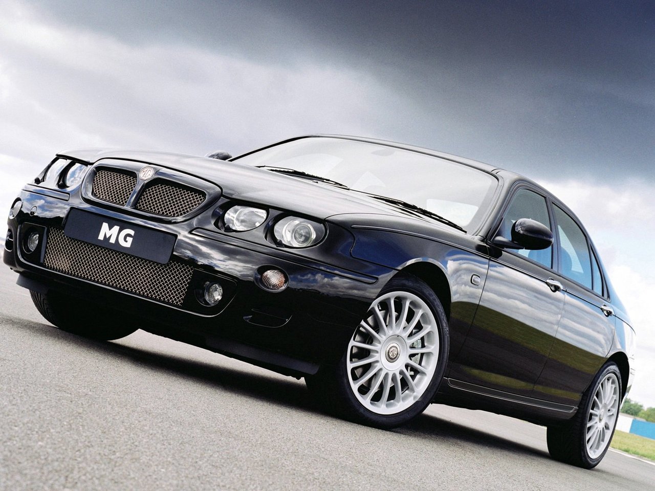 MG ZT I седан, 2001–2005